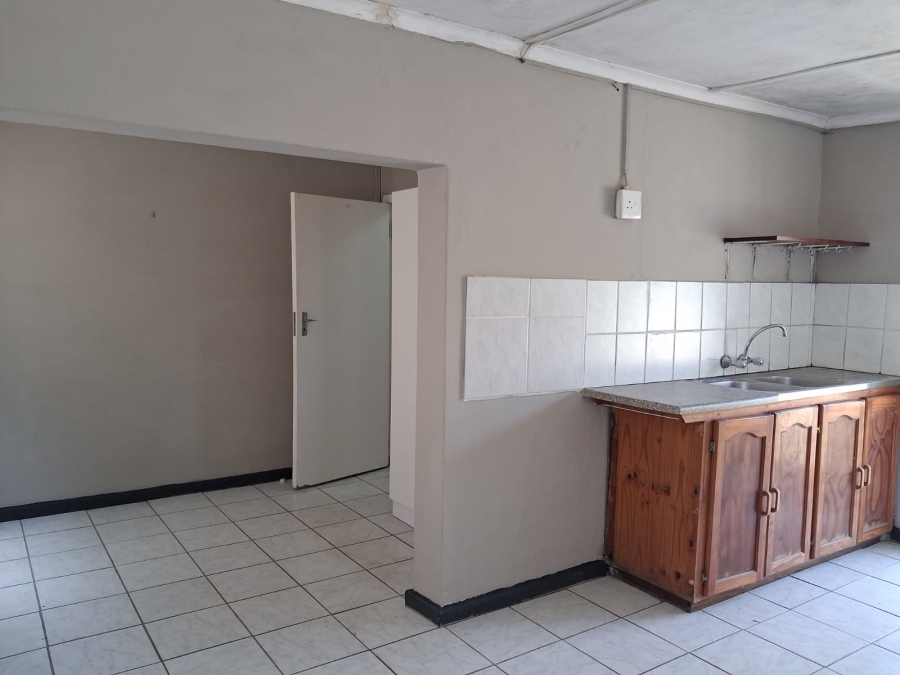 To Let 1 Bedroom Property for Rent in Quigney Eastern Cape